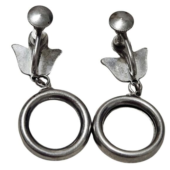 1950s Vintage Flower Dangling Loop Clip On Earrings Silver Tone Twist On Closure - Picture 3 of 7